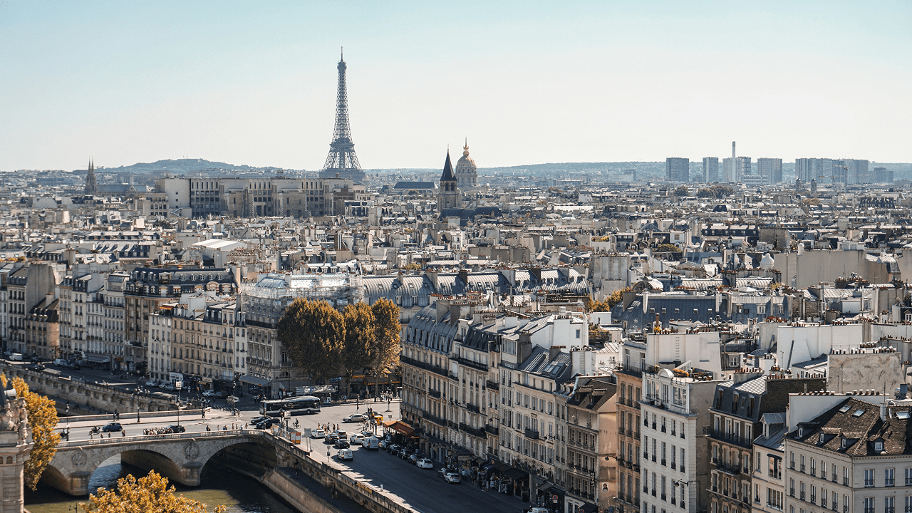 Paris, France Eiffel Tower by @allewollenalex on Unsplash